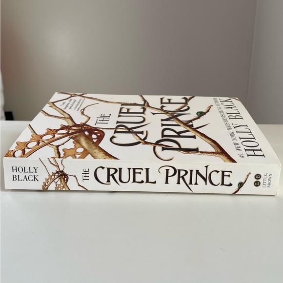 ❤️ SOLD ❤️ The Cruel Prince by Holly Black Paperback Edition - Picture 3 of 4